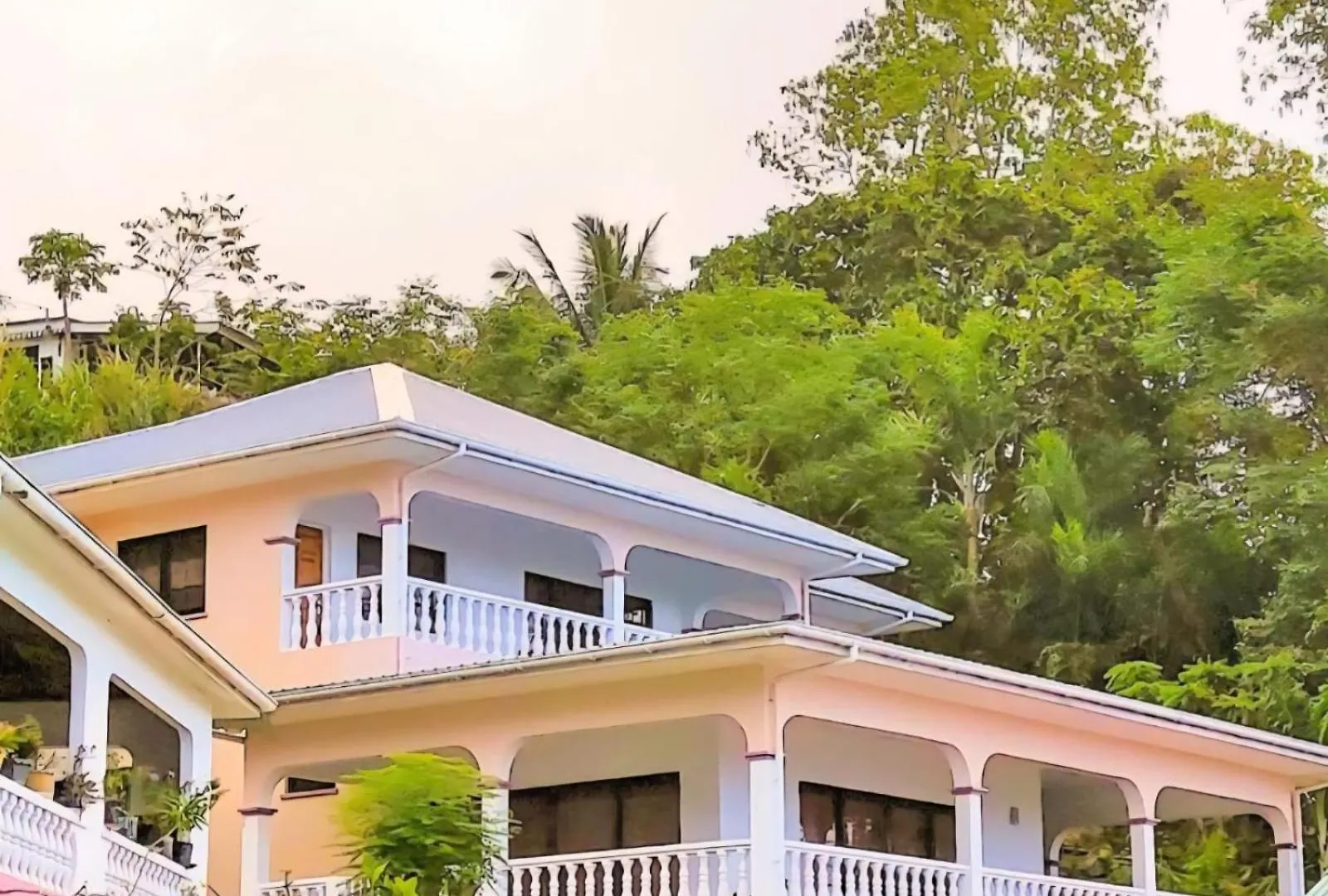 Vilea Frangipani Ground Floor 2 Bedroom Apartment Mahe Island